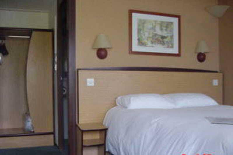 Campanile Dartford -South East London Hotel Exterior photo